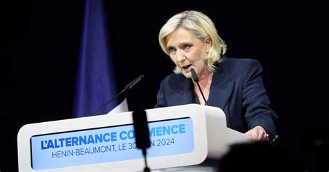 Le Pen’s far right set for big win in first round of French election.